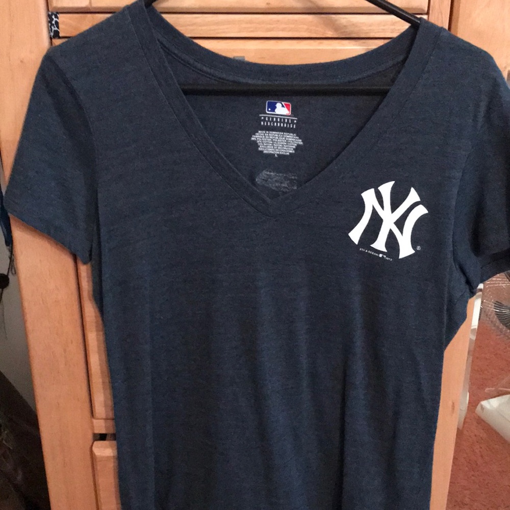 PINK New York Yankees T-shirt